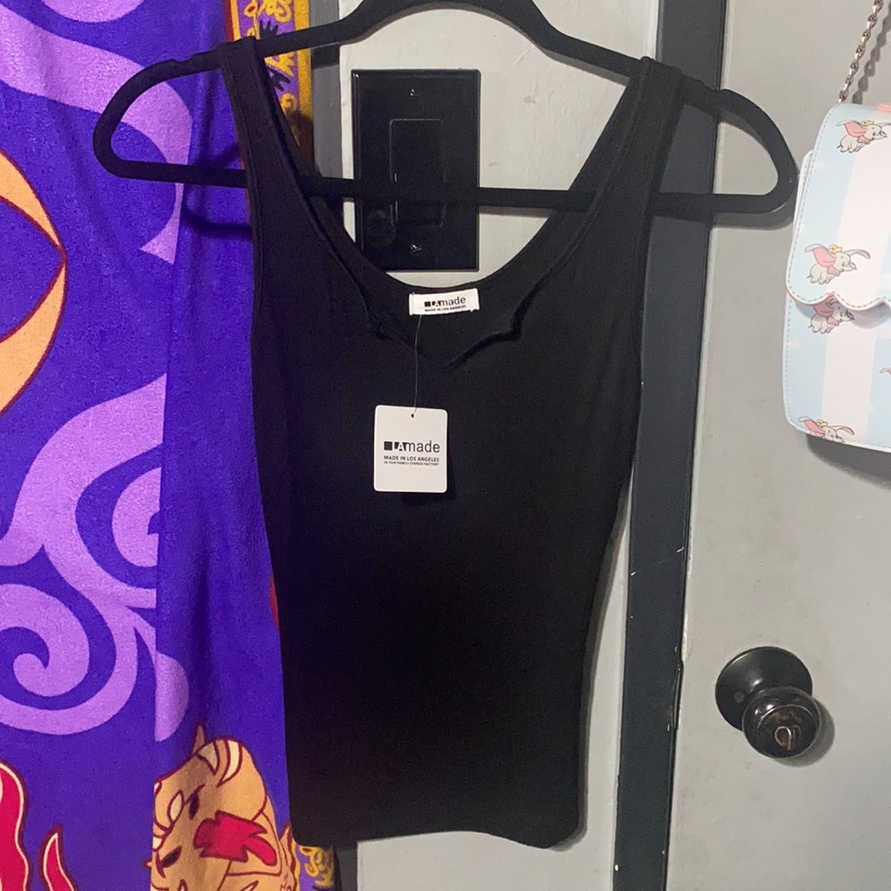Revolve Notch Ribbed Tank - Picture 8 of 9